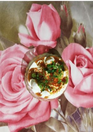 A picture of Dal dahi wada.