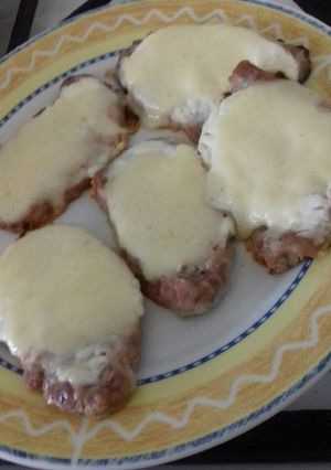 Sajtos tejfölös karaj recept fotója