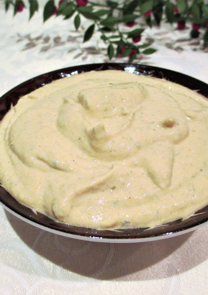Una foto de Mousse de seso de cerdocon pepinillos encurtidos