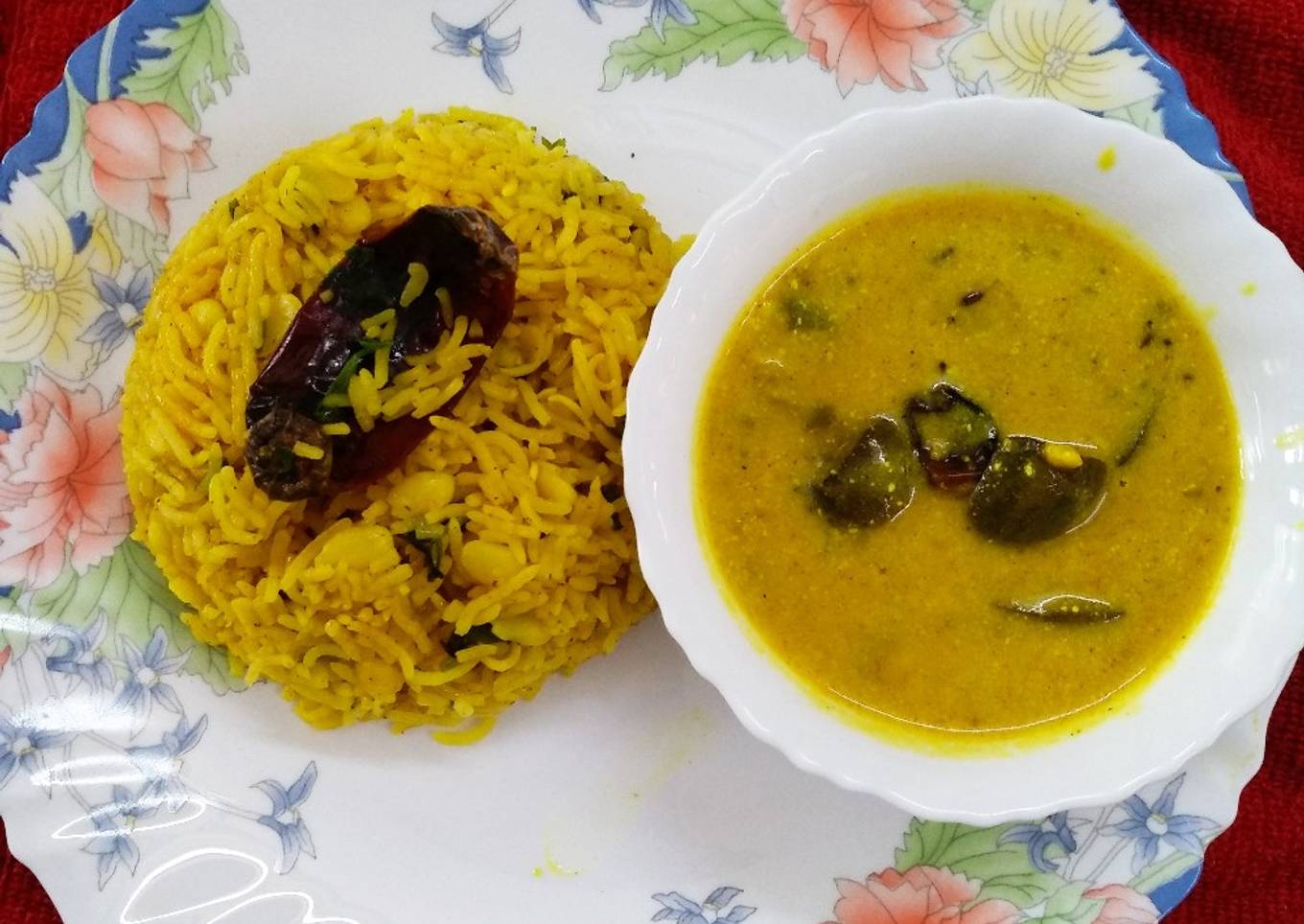 Sprouted beans khichdi with kadhi