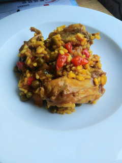 Una foto de Arroz de conejo con verduras