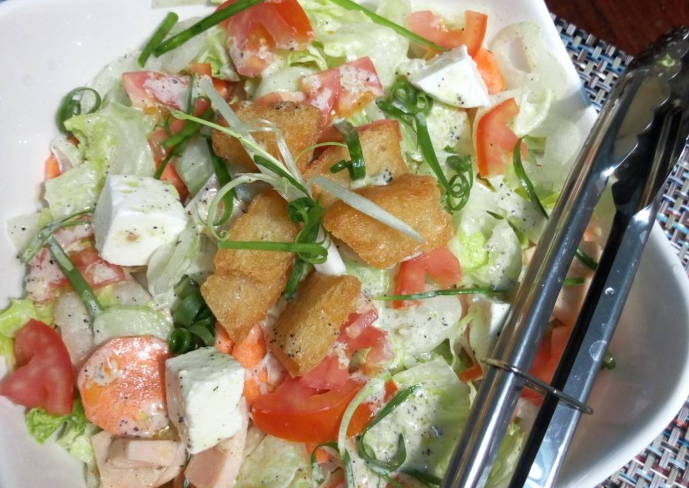 Ice berg salad with italian dressing