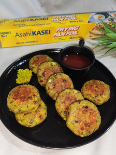"पौष्टिक ऑईल फ्री ब्रॉकली पनीर टिक्की" (Healthy Broccoli Paneer Tikki Recipe In Marathi) रेसिपी चे मुख्य फोटो