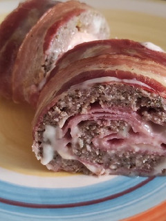 Una foto de Rollo de carne picada relleno