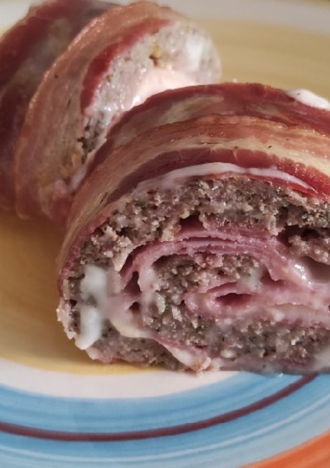 Una foto de Rollo de carne picada relleno