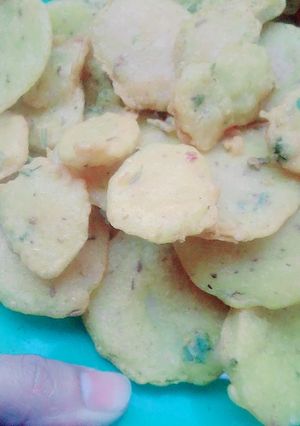 A picture of Aloo ke pakore.