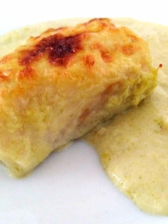 Una foto de Lomos de bacalao con salsa puerros
