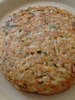 Una foto de Tortilla de patatas y calabacitas. ॐ