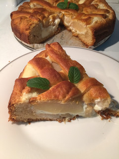 Una foto de Tarta de queso y peras