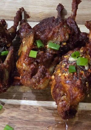A picture of Crispy fried quails.