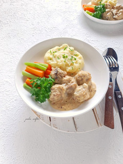 Foto resep Swedish Meatball with Mashed Potato
