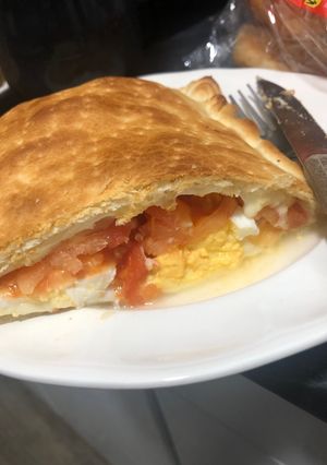 Una foto de Tarta Fugazza o fugazzeta con masa para empanada (con ingrediente secreto)