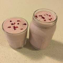 A picture of Banana Raspberry Smoothie.