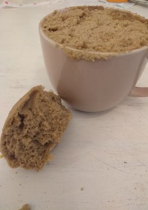 Una foto de Torta de chocolate en taza hecha en microondas