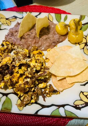 Una foto de Machaca con Huevo #lacocinadeconsuelo #saboraMexico