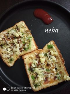 वेजिटेबल सूजी टोस्ट (Vegetable suji toast recipe in Hindi) रेसिपी मुख्य फोटो