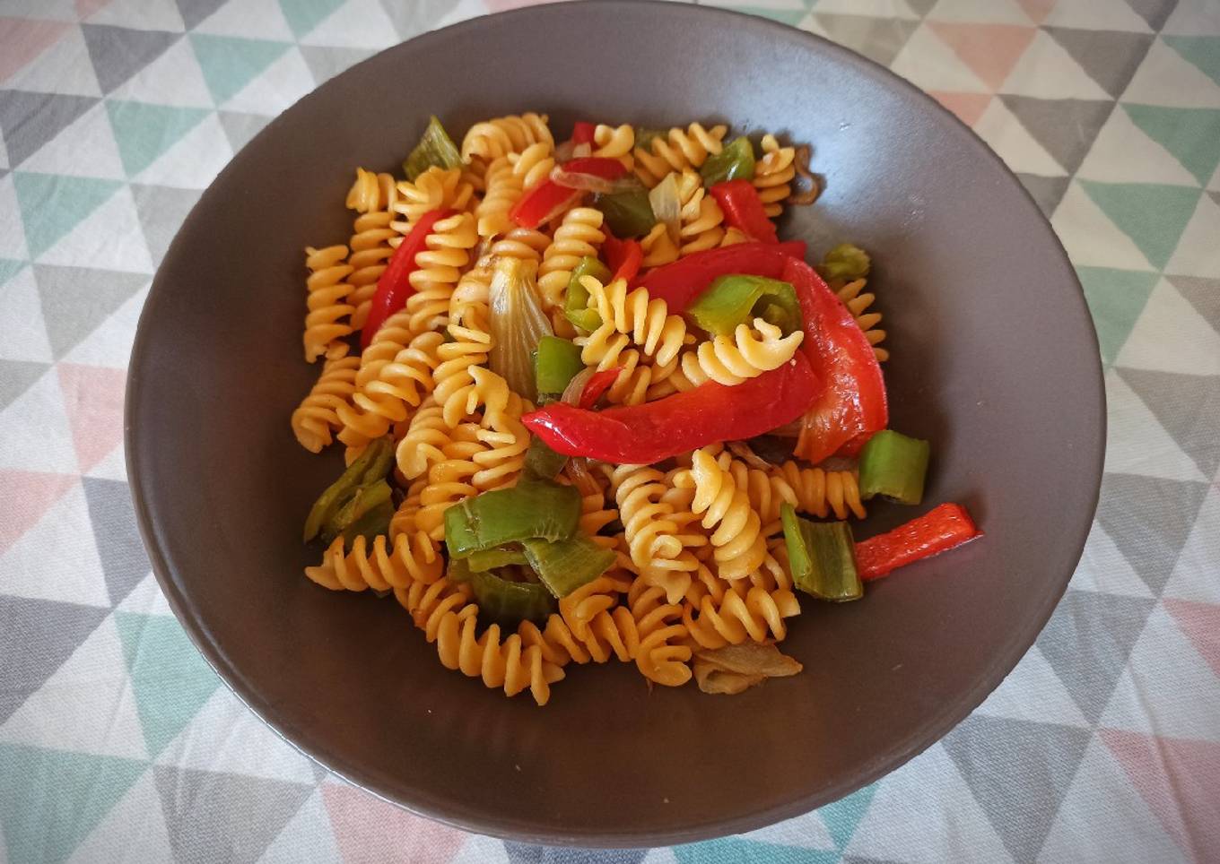 Pasta de lentejas con pimientos