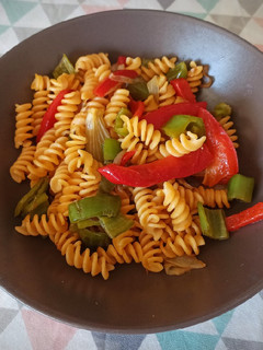 Una foto de Pasta de lentejas con pimientos