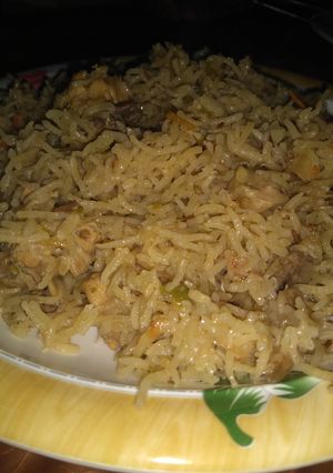 A picture of Chicken Yakhni Pulao.