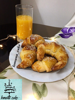 عکسی از دستور كروسان با مغزى شكلات و گردو😋