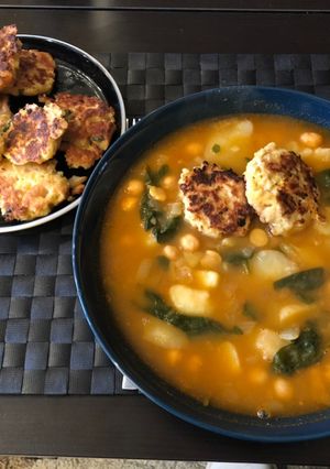 Una foto de Potaje con espinacas y rellenos de bacalao