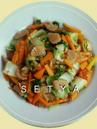 Langkah Gampang Menyiapkan Resep Cah sawi wortel pentol yang Bisa Manjain Lidah Anti Ribet, Lezat