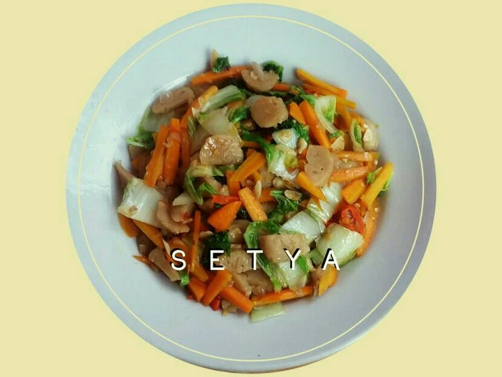 Langkah Gampang Menyiapkan Resep Cah sawi wortel pentol yang Bisa Manjain Lidah Anti Ribet, Lezat