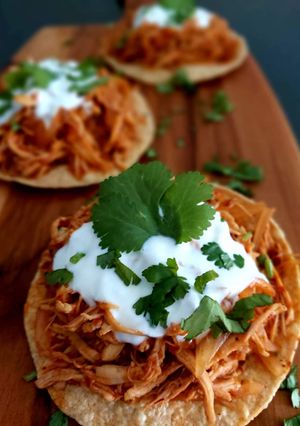 Una foto de Tostadas de tinga