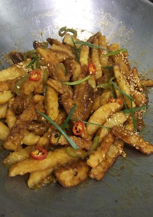 A picture of Honey chilli fries.