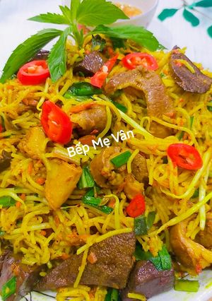 Hình của món Bún xào nghệ lòng.