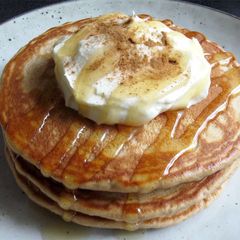 A picture of Gingerbread Flavoured Pancakes.