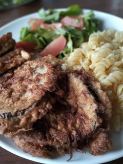 Una foto de Milanesa de berenjena a la marinera
