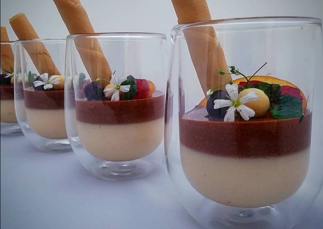 Panna cotta de turrón con mousse de chocolate