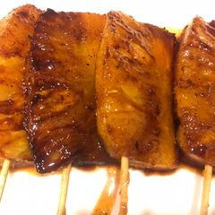 A picture of Juicy grilled pineapple.