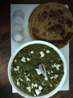 પાલક પનીર (Palak Paneer Recipe in Gujarati) રેસીપી મુખ્ય ફોટો