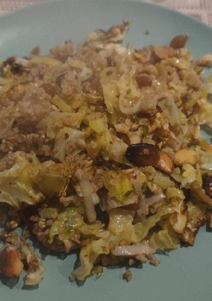Una foto de Quinoa con verduras