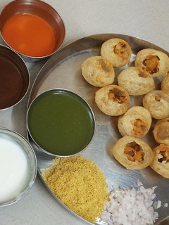 પાણીપુરી (Pani puri recipe in gujarati) રેસીપી મુખ્ય ફોટો