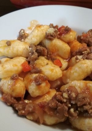 Una foto de Ñoquis de papa a la bolognesa