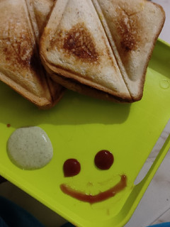 સેન્ડવીચ (Sandwich Recipe In Gujarati) રેસીપી મુખ્ય ફોટો