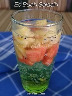 Foto resep Es Buah Selasih