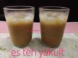 Es Teh Yakult