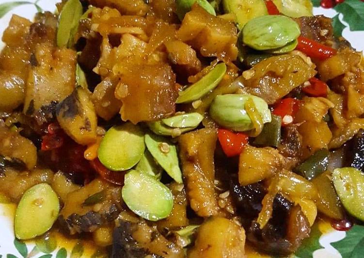 Oseng kikil cingur sapi