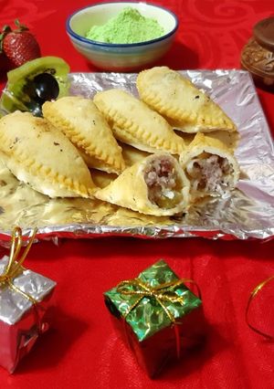 A picture of Fruit Gujiya.