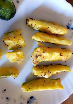 A picture of Zucchini fritters.