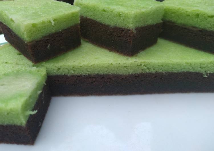 Resep Bronis coklat pandan😁, Enak Banget