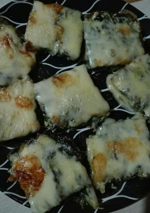 Una foto de Cuadraditos de acelga con queso
