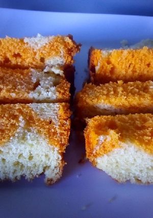 A picture of Vanilla/ orange marble cake #4WeeksChallenge.