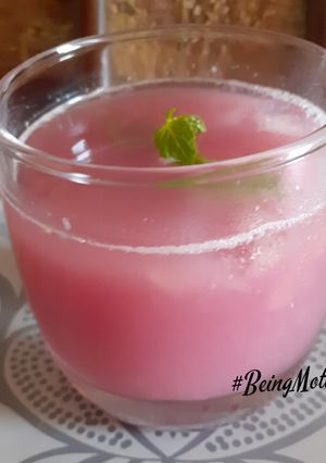 A picture of Pomelo-Pomegranate Juice.