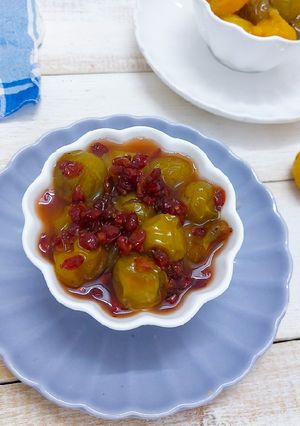 عکسی از دستور ترشک گوجه سبز و زرشک