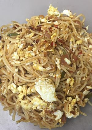 A picture of Schezwan Hakka Noodles 🍝.